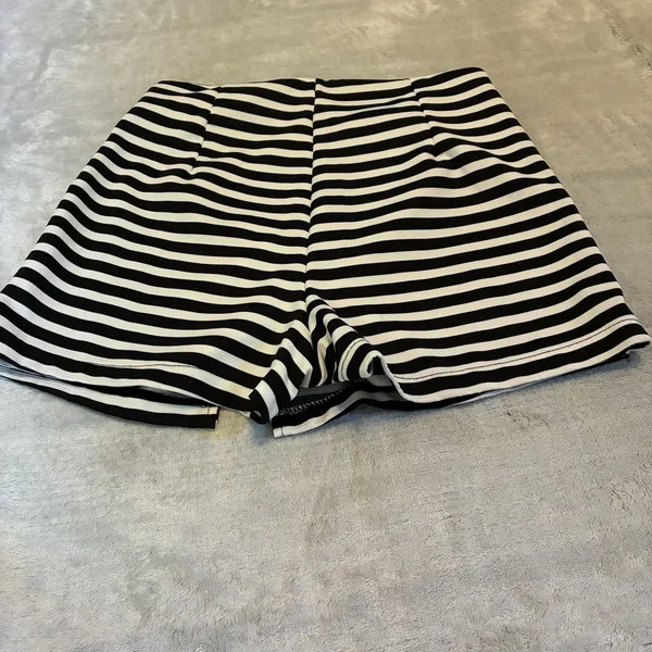 Brandy Melville Skort Womens One Size Waist Black White Striped Casual - Image 10