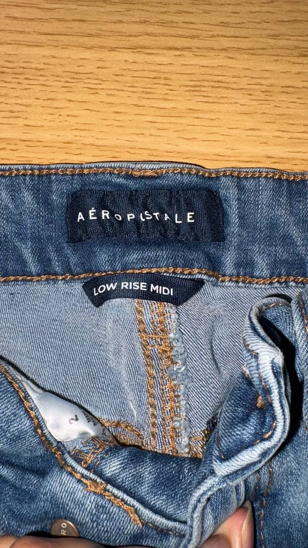 Aeropostale Low-Rise Shorts Midi - Image 3