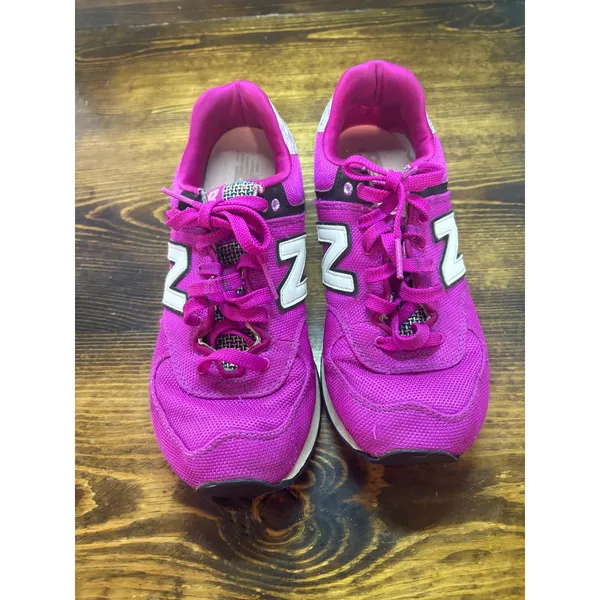 New Balance 574‎ Purple Sneakers Size 8.5 - Image 3