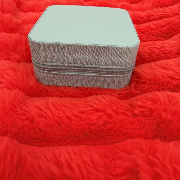 Light blue compact travel jewelry box - Image 5