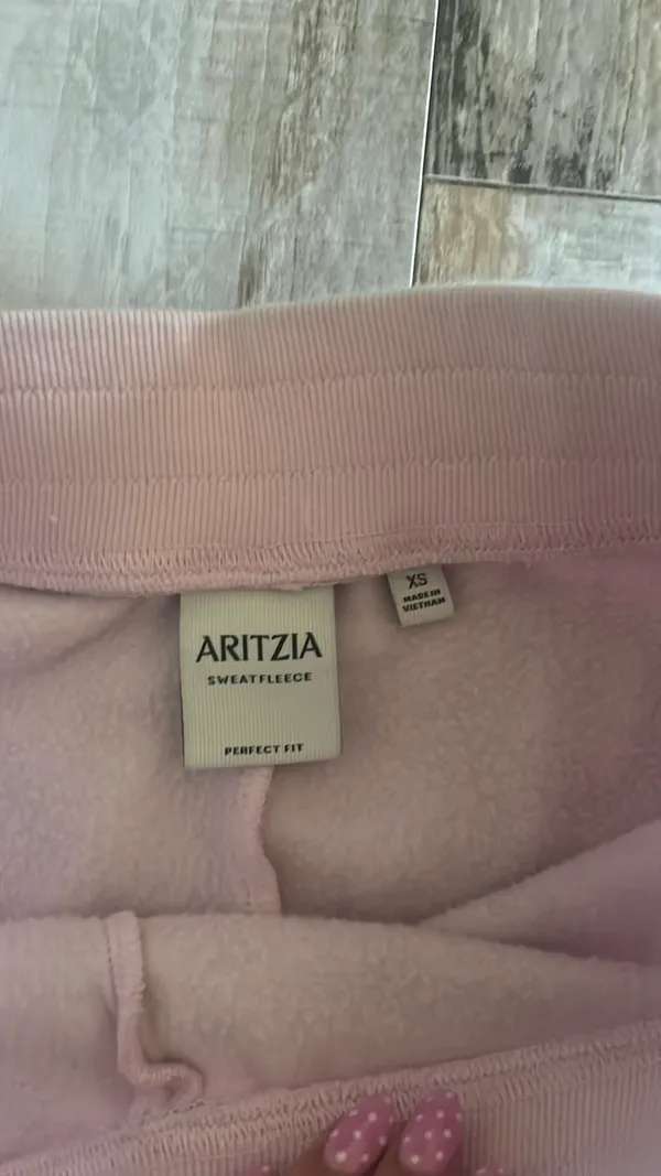 Aritzia Pink Sweats - Image 2