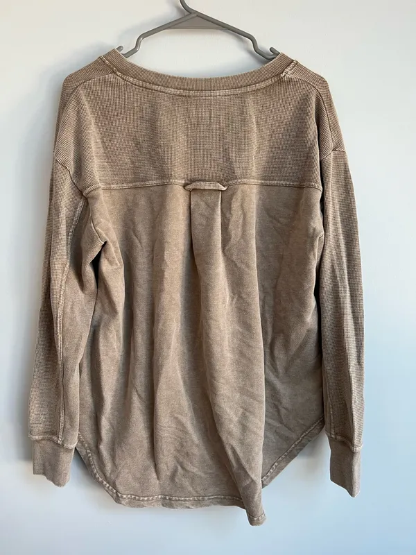 Jane and Delancey Hi-Lo Sweater - Image 3