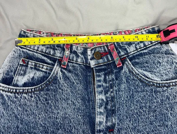 Wrangler High Waisted Vintage Jean Short - Image 4