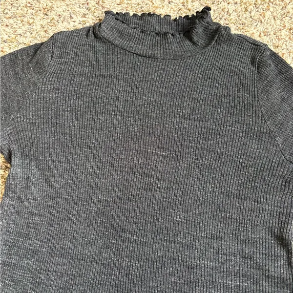 Anthropologie T.la Lettuce Edge Heather Charcoal Ribbed Mock Neck Top Size Small - Image 3