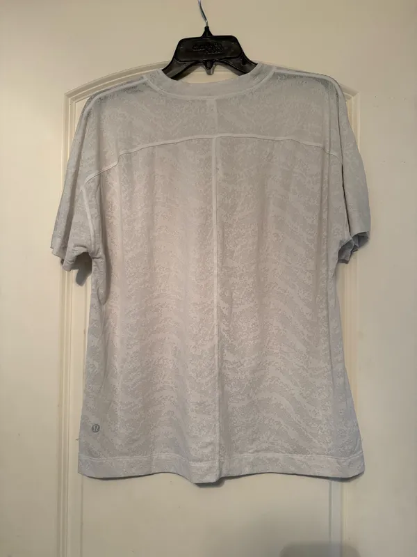 Lululemon T-Shirt - Image 3