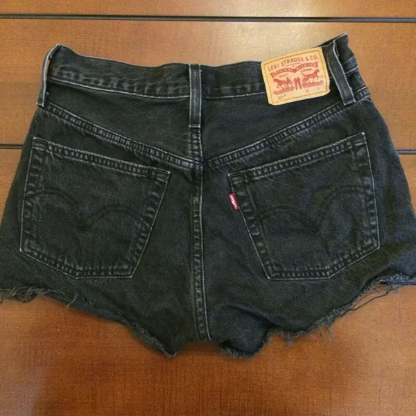 Levi’s 501 raw hem black buttonfly shorts 26 jorts - Image 4