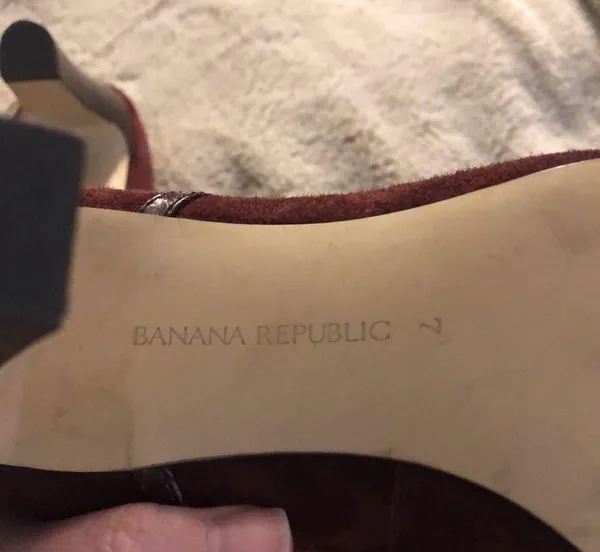 Banana Republic size 7 Maroon Heels - Image 5
