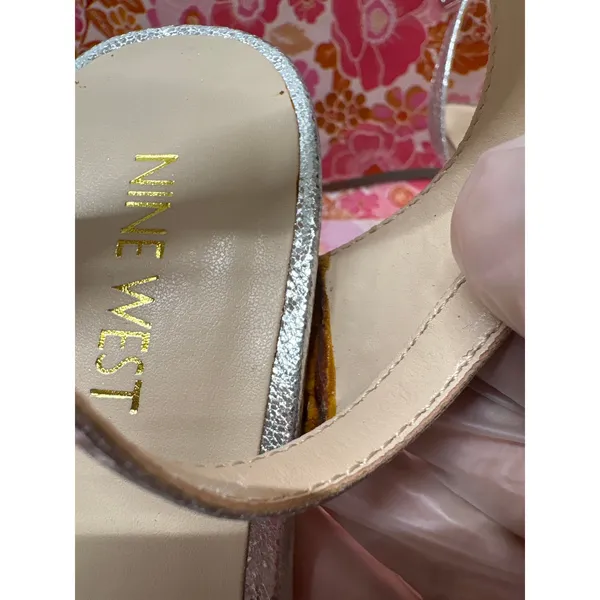 New Nine West Sz 7.5 Metallic Silver Lesia Kitten Heel Open Toe Dress Sandals - Image 4