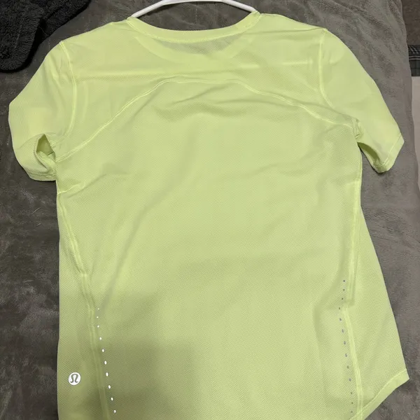Lululemon highlighter green/yellow tshirt - Image 4