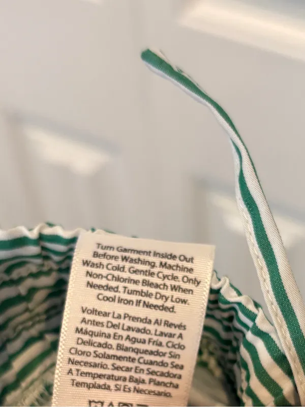Free assembly white and green stripe crops size large - Image 8