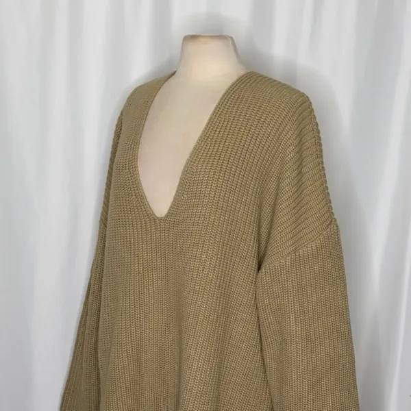 Revolve WEWOREWHAT‎ Solid V Neck Sweater Solid Tan Oat Oversized Knitwear M/L - Image 7