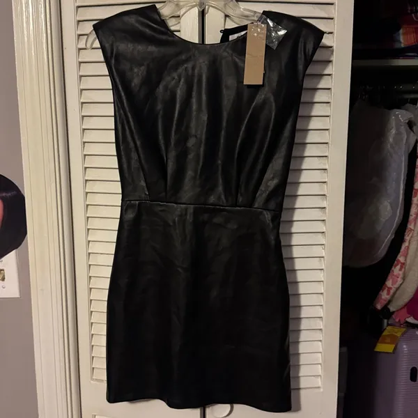DO+BE black leather dress with shoulder pads - Image 2