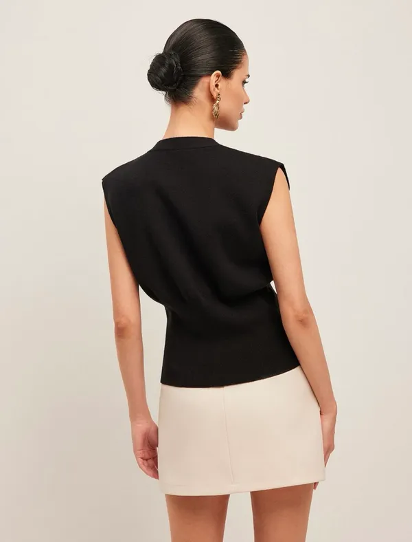 Commence V-neck buttoned detail sweater vest - Image 2