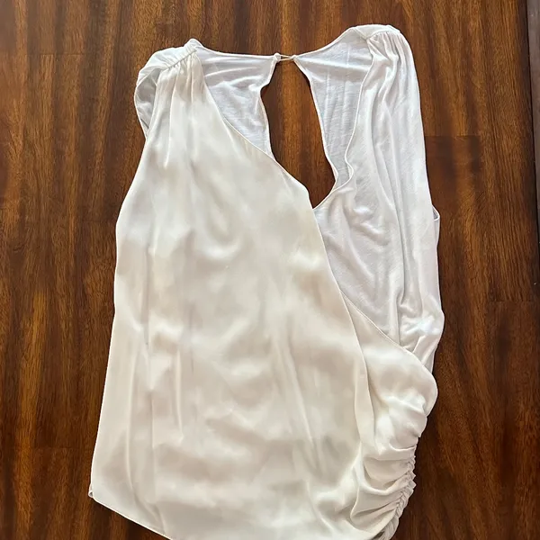 Ivory‎ Cream/White Drape Cascade Women Blouse. No Size Tag.Small - Image 4