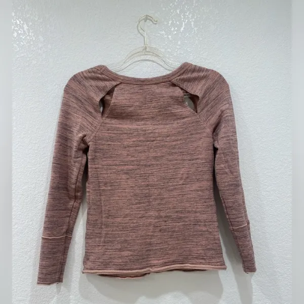 Free people movement peekaboo sweatshirt size L - Image 2