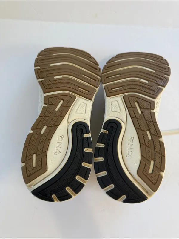 Brooks Women's Running Sneakers in Cream and Brown - Image 7