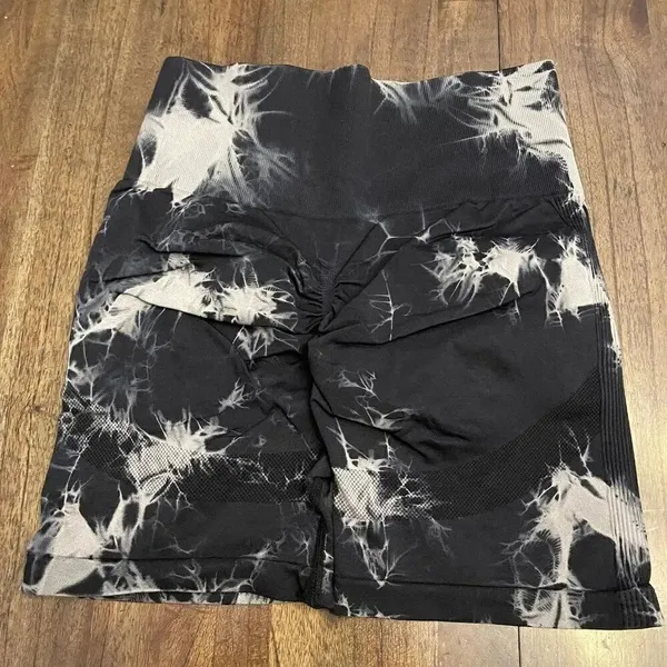 Tie Dye Seamless Scrunch Shorts Medium Black - Image 6