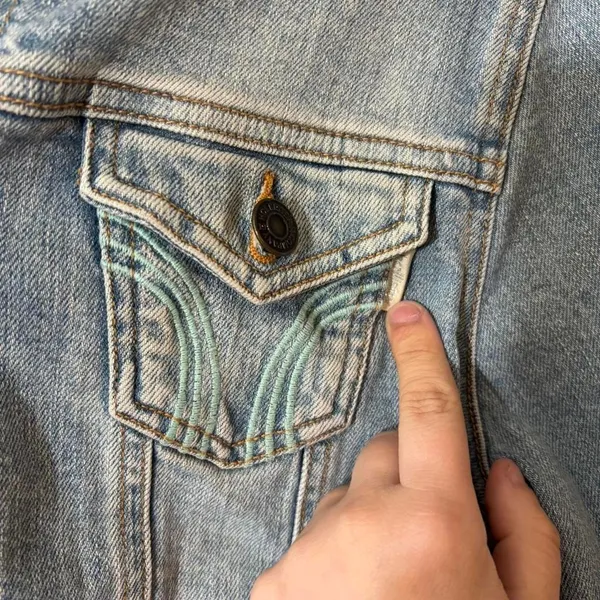 Y2K Hollister light wash denim jacket embroidered pockets 2000s‎ McBling coastal - Image 2