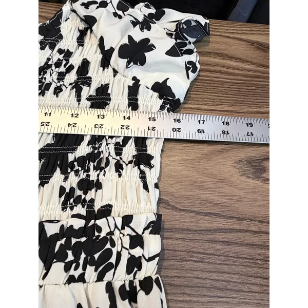 Umgee Maxi Dress Black White Floral Smocked Flutter Sleeve Tiered M - Image 9