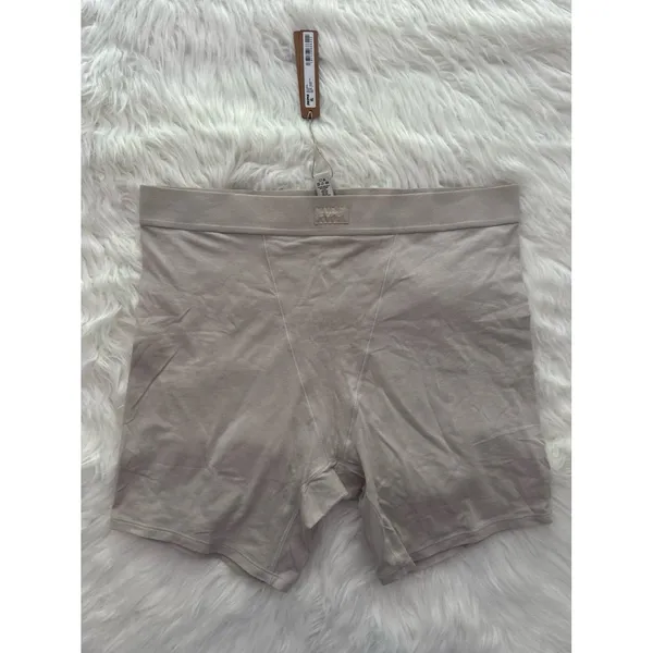 Skims Boyfriend Boxer Stone Size Large - Image 2