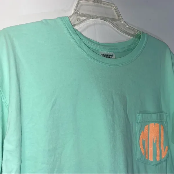 Comfort Colors Monogram Tshirt Women’s Large - Image 3