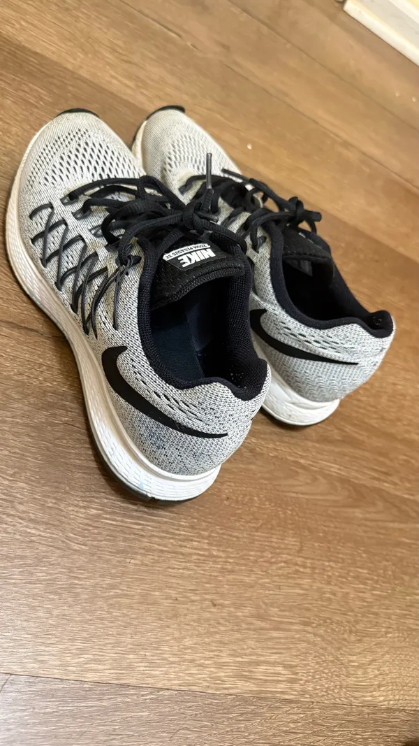 Nike Running Shoes - Image 4