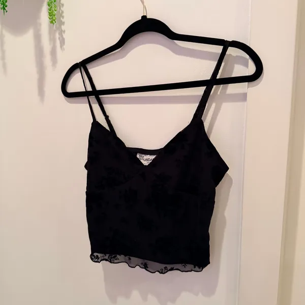 No Boundaries Y2K Black Lace Mesh Lettuce Trim Floral Velvet Women's Cami Size M - Image 4