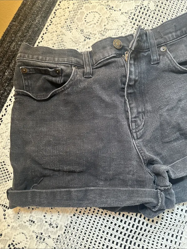 Madewell Women's High-Rise Black Denim Shorts‎ - Image 2