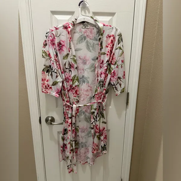Show Me Your MuMu floral Robe Size Small - Image 3