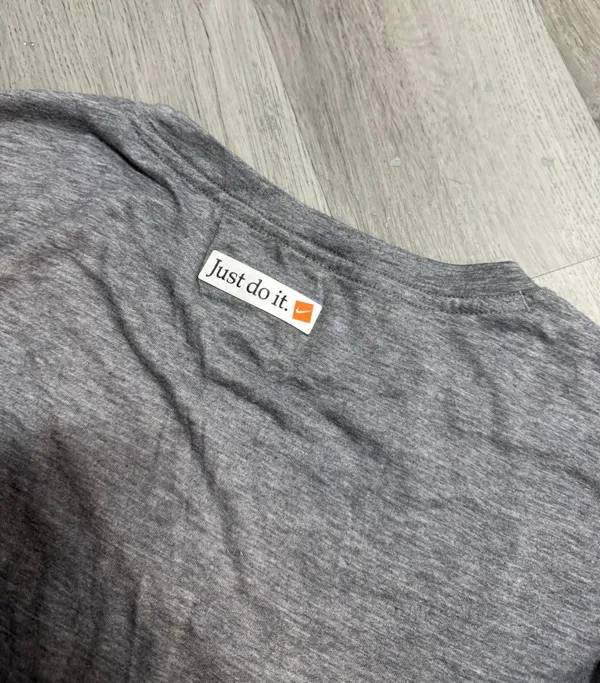 Nike cropped pocket tee - Image 4