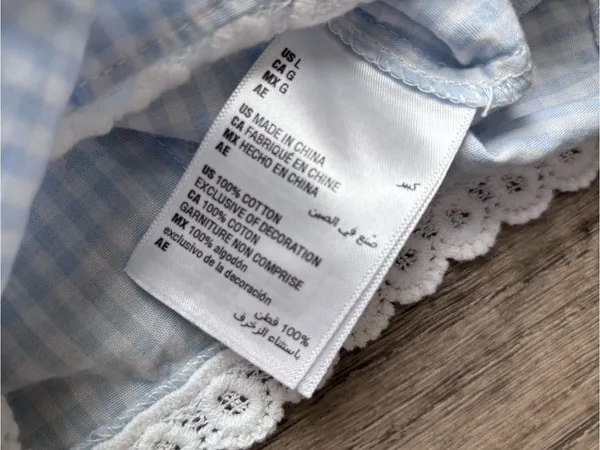 Coquette white/blue gingham button down blouse lace trim femenine minimalist - Image 4