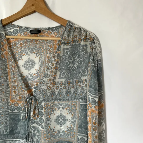 Rue21 flowy lightweight boho fairycore blue tie front top L long sleeved shirt‎ - Image 2