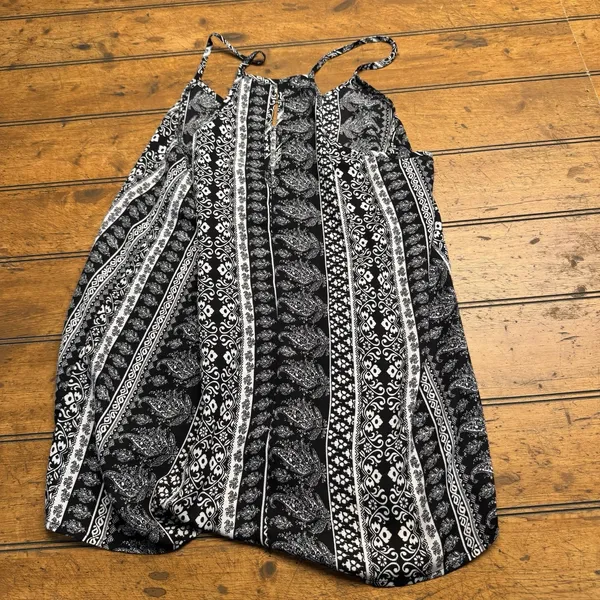 Paper Crane Black & White Printed Sleeveless Tank Top‎ Women's Size Medium - Image 3