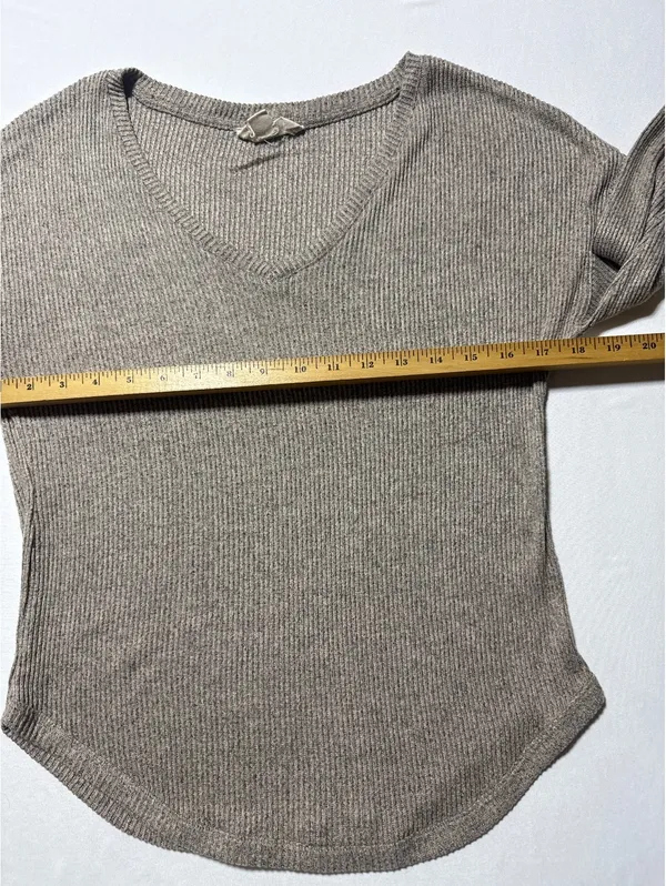 Cozy Taupe Ribbed V-Neck Sweater by no frills - Size Small - Image 4