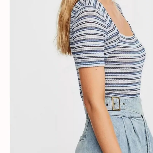 Free people stripe wild tee blue white short sleeve top size small - Image 2