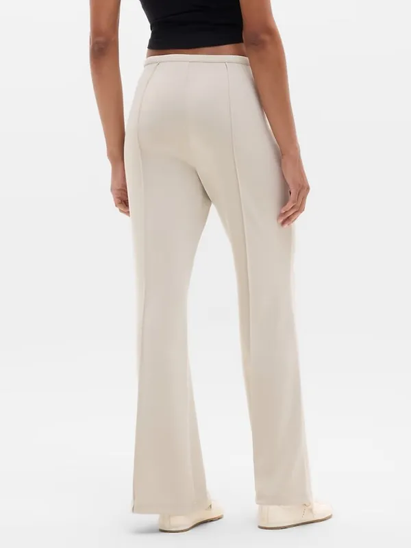 New Athleta M Seasoft Pintuck Mid Rise Flare Pant Medium Zephyr Cream Regular - Image 3