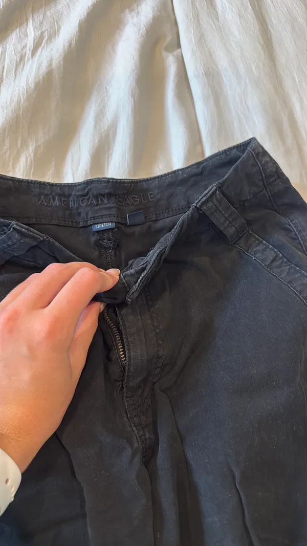 American Eagle cargo jeans - Image 4