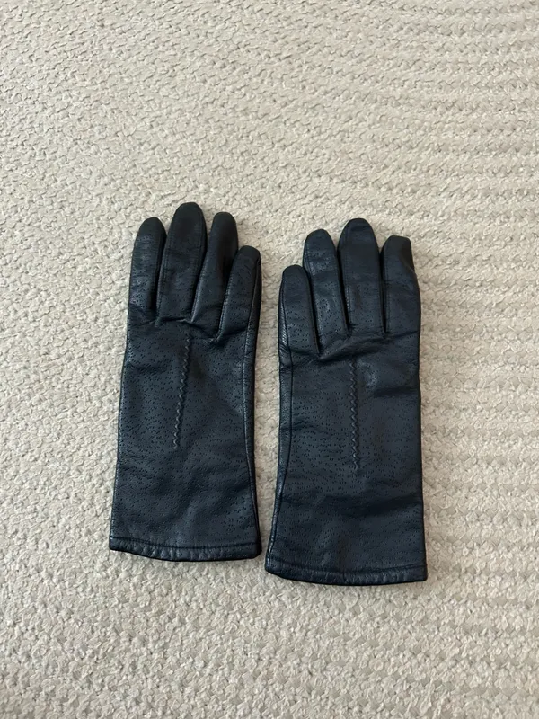 Vintage Black Leather Gloves - Image 3