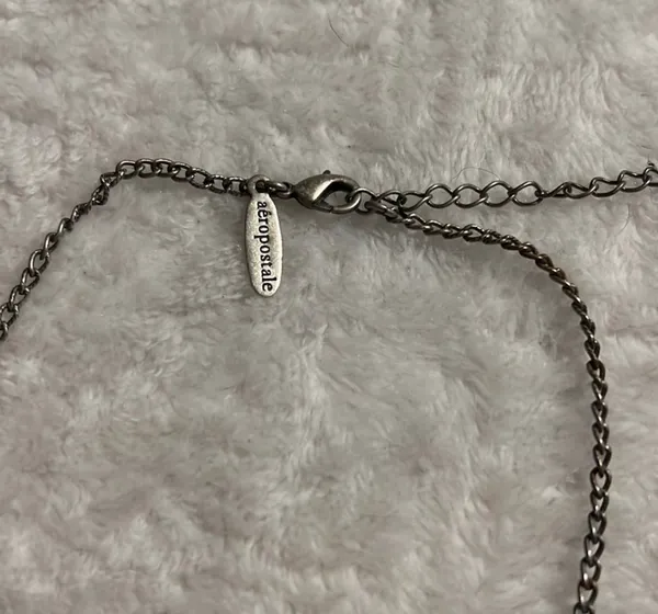 Fashion Costume Jewelry Aeropostale Hearts Peace Necklace - Image 3