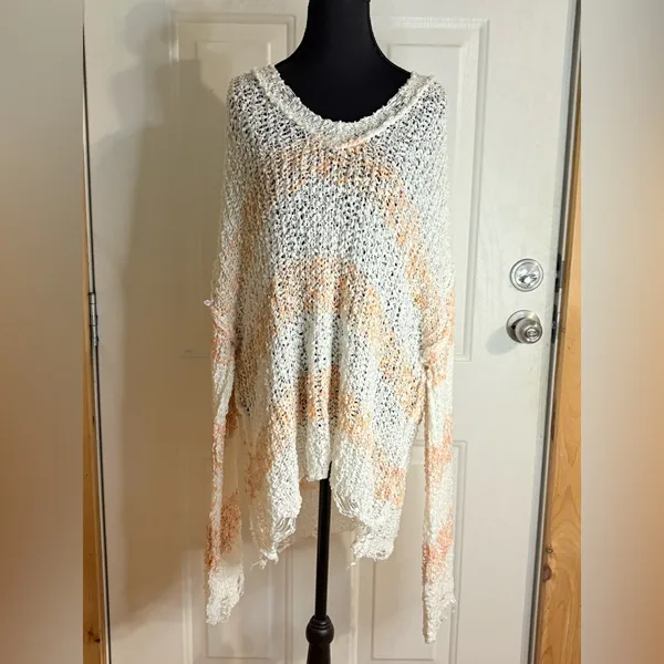 POL Crochet peach and white Oversized Comfy Sweater NWT size Medium - Image 4