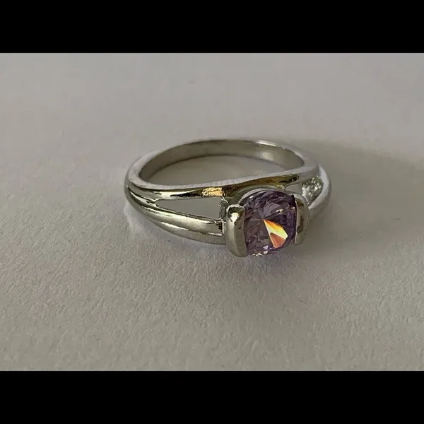 Amethyst Solitaire Light Purple Silver Ring Size 6 NEW - Image 2