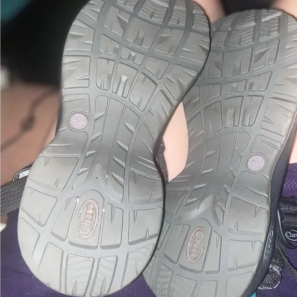 Chacos grey and black sandals size 6 - Image 3