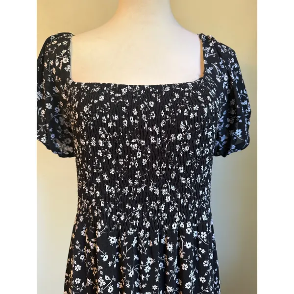Floral Smocked Maxi Dress Black White Puff Large cottage milkmaid romantic boho - Image 4