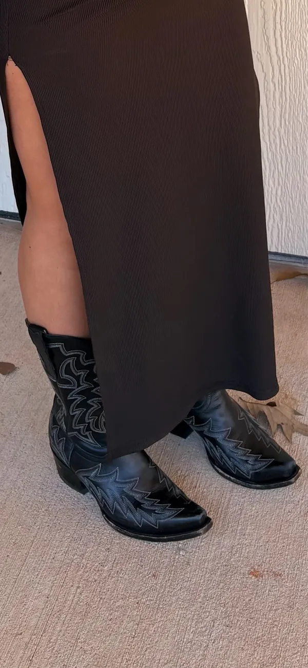 Cavender’s Black Snip Boots Size 7 - Image 2