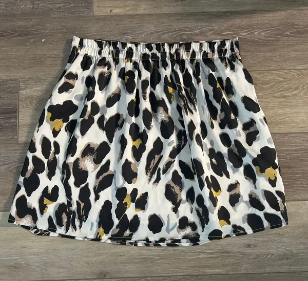 Anna Grace Cheetah Silk Skirt - Image 3