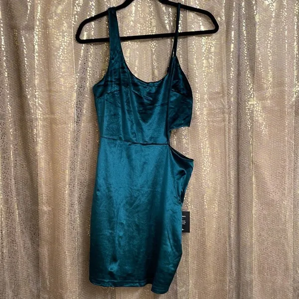 Lulus Cabaret cutie emerald green velvet cutout bodycon mini dress, size L NWT - Image 5