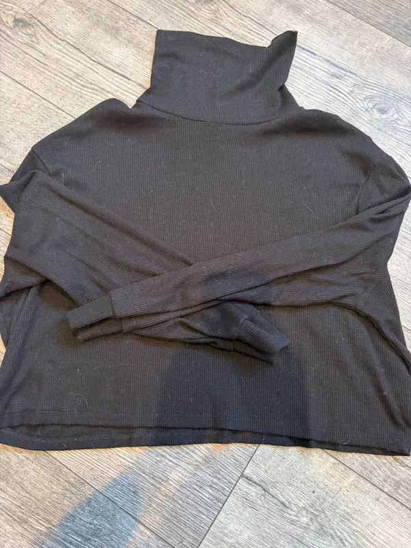 Essentials Womens Medium Black Solid Black Turtleneck Sweater Long Sleeve - Image 4