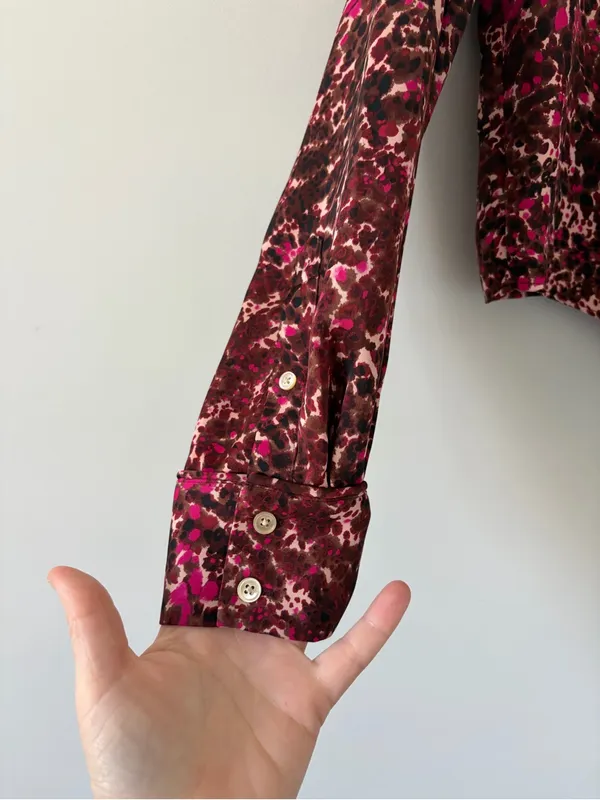 Wilfred Aritzia Silky Tie Front Button Down Abstract Brown Fuschia Blouse Small - Image 3