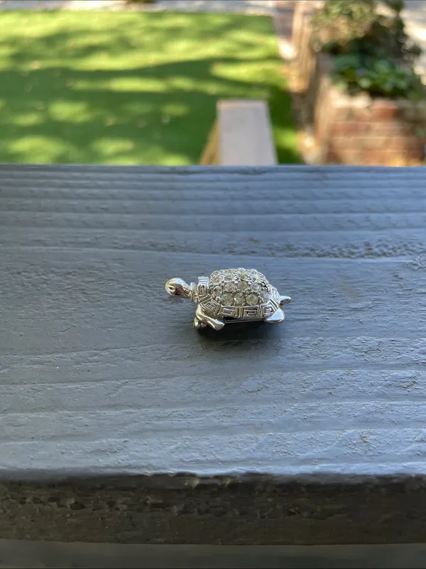 Vintage Silver Tone Turtle Brooch Featuring a Sparkling Rhinestone Shell - Image 3