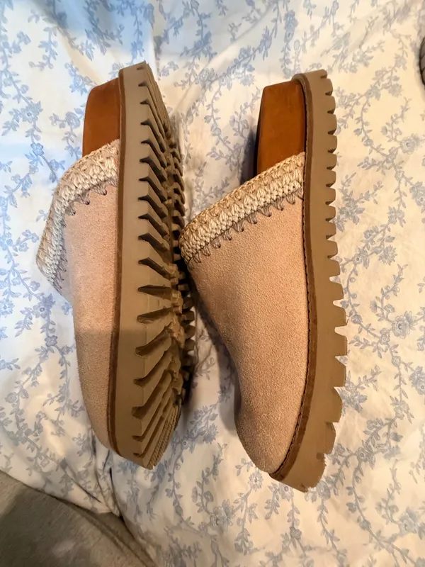 The Sak Leather Slipons - Image 5
